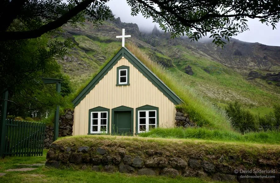 Peat-roofed church at Hof