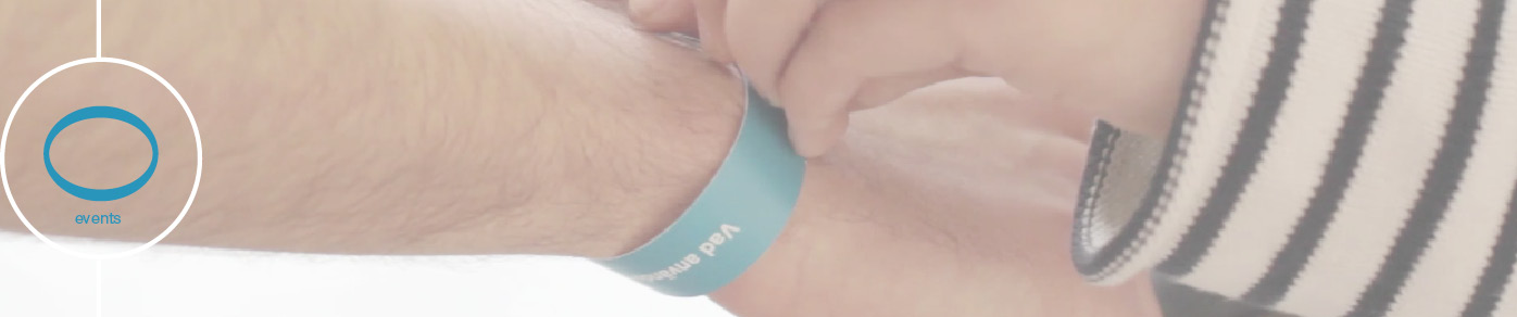 Upon arrival at an event you receive an armband with morphed text. The armband serves as a conversation starter and has some words morphed into Swedish.