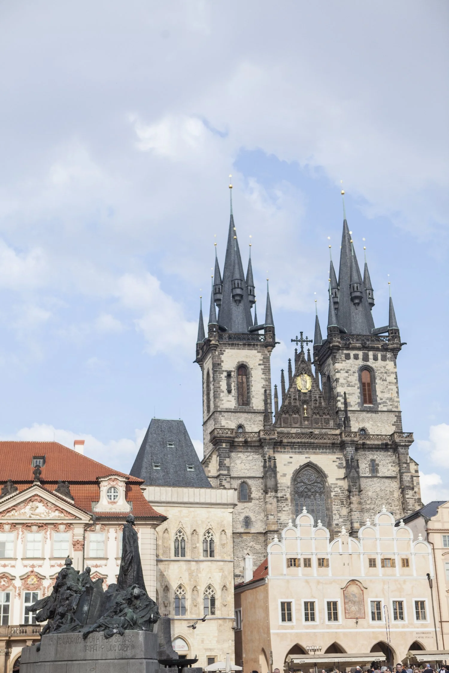 epicknight_travel_cz30.jpg
