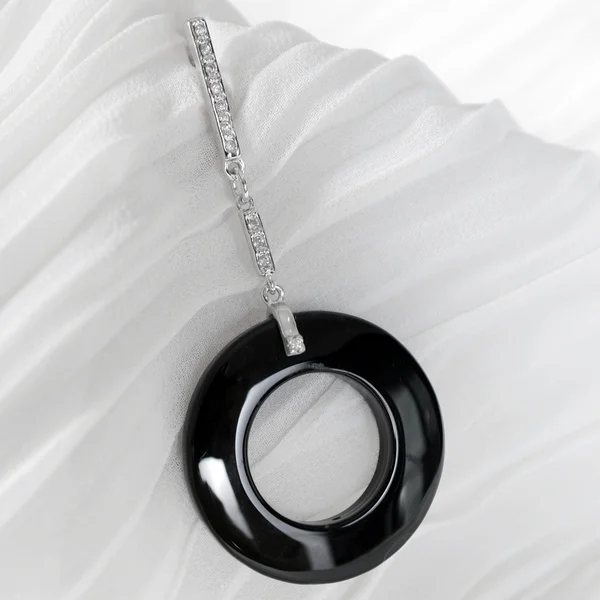 Brinco em Ônix PatBijoux, 2015