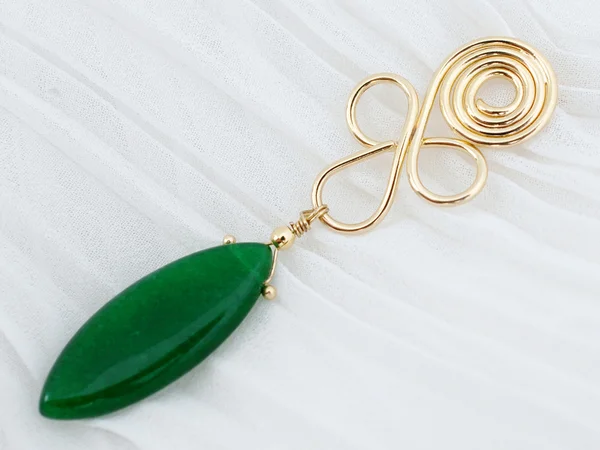 Brinco em Jade, Pat Bijoux 2013