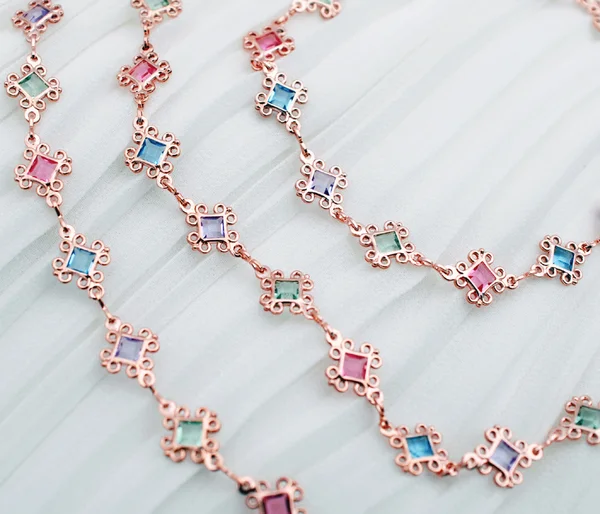Colar Ouro Rosa PatBijoux, 2014