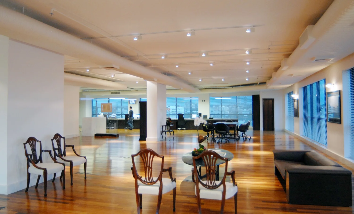  Arquitetura de Interiores&nbsp; Patricia Borges .&nbsp;  Projeto e obra comercial, Curitiba 2004 