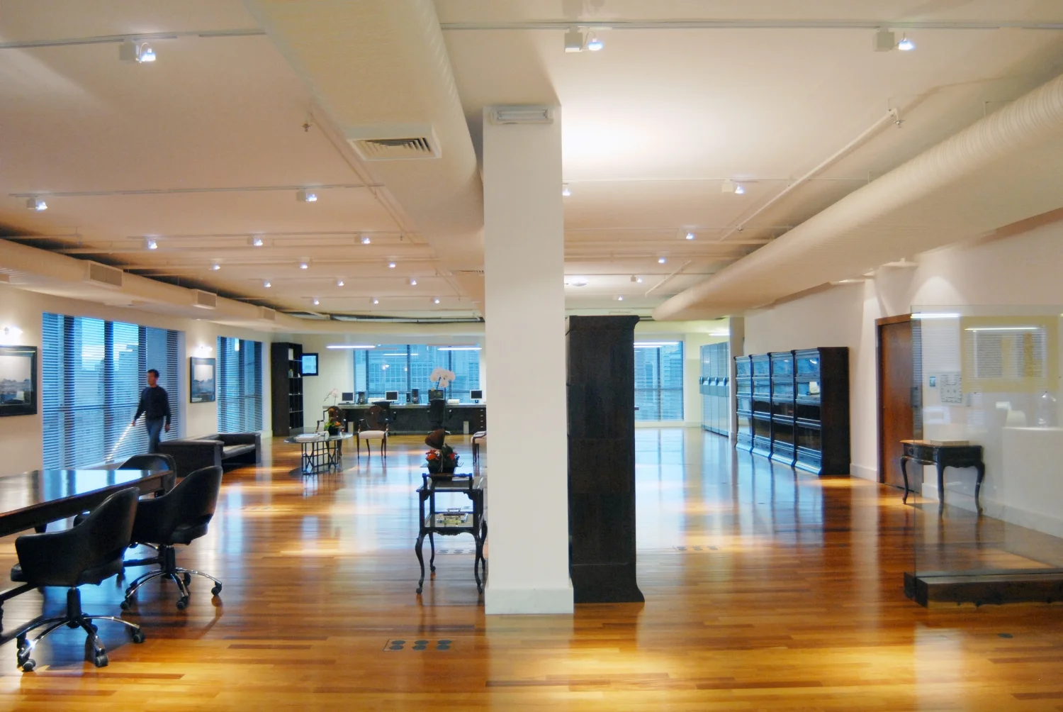  Arquitetura de Interiores&nbsp; Patricia Borges .&nbsp;  Projeto e obra comercial, Curitiba 2004 