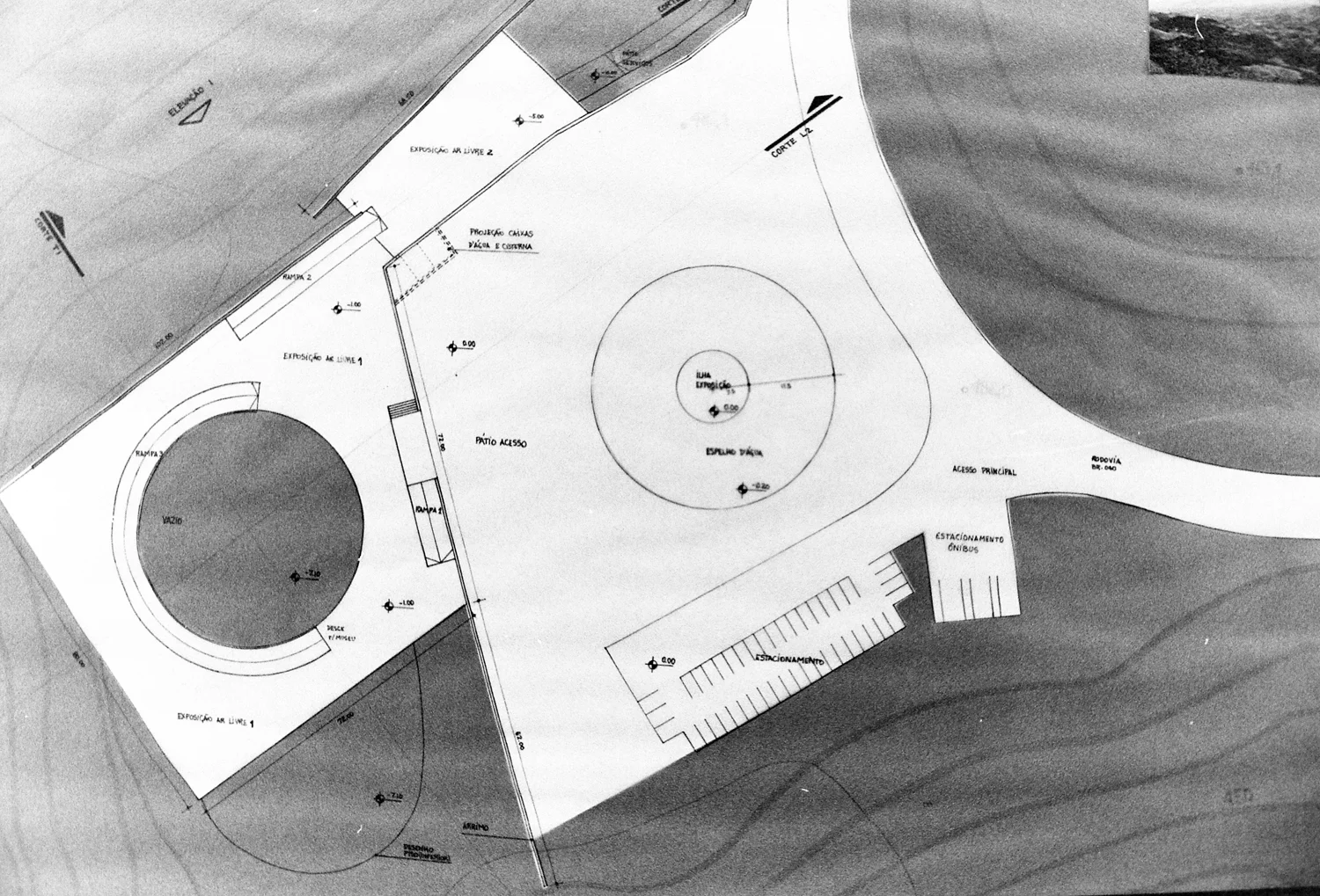 Projeto Museu Amilcar de Castro, 2000