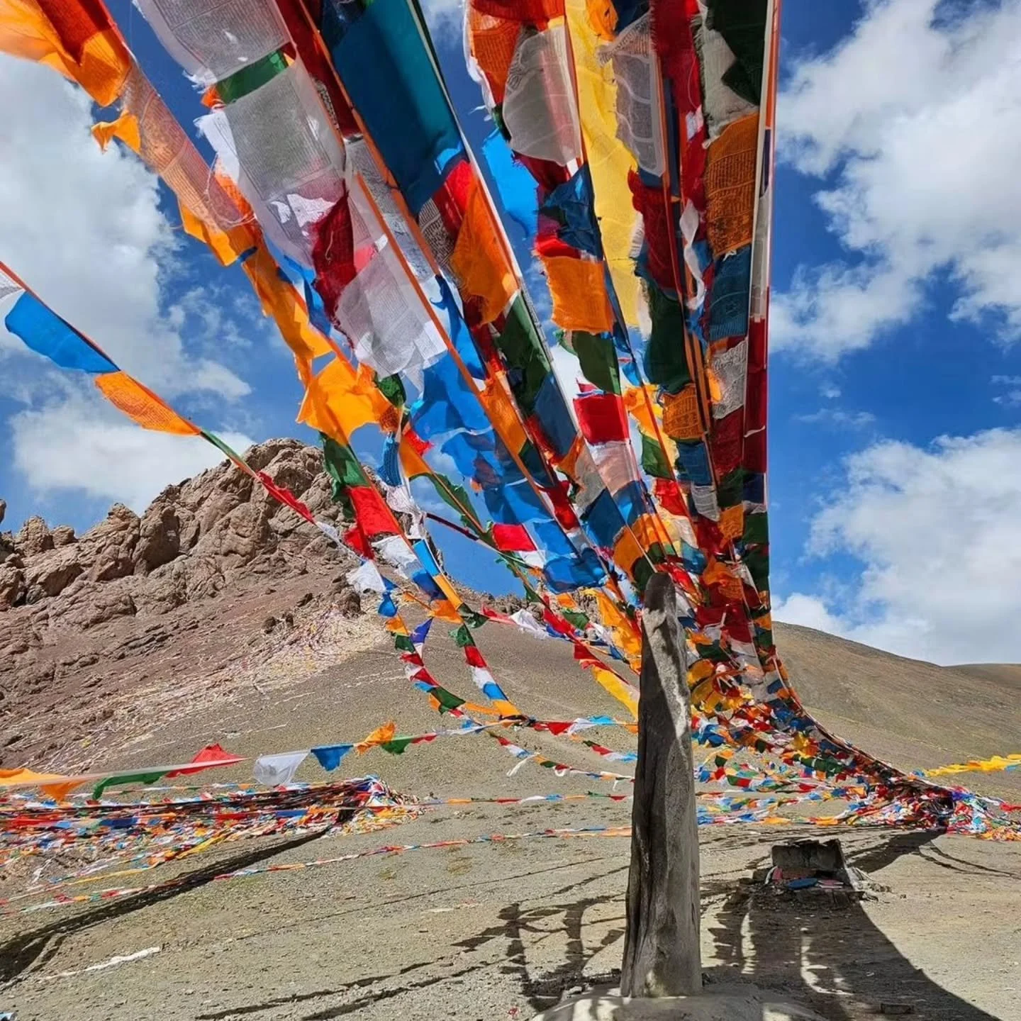 Stay tuned! Journey with us end May 2026 to Tibet. Friends of friends welcomed to join us as we embark on this 14days trip around Tibet, exploring major stunning sights and includes 秘境轻奢巴松措徒步.