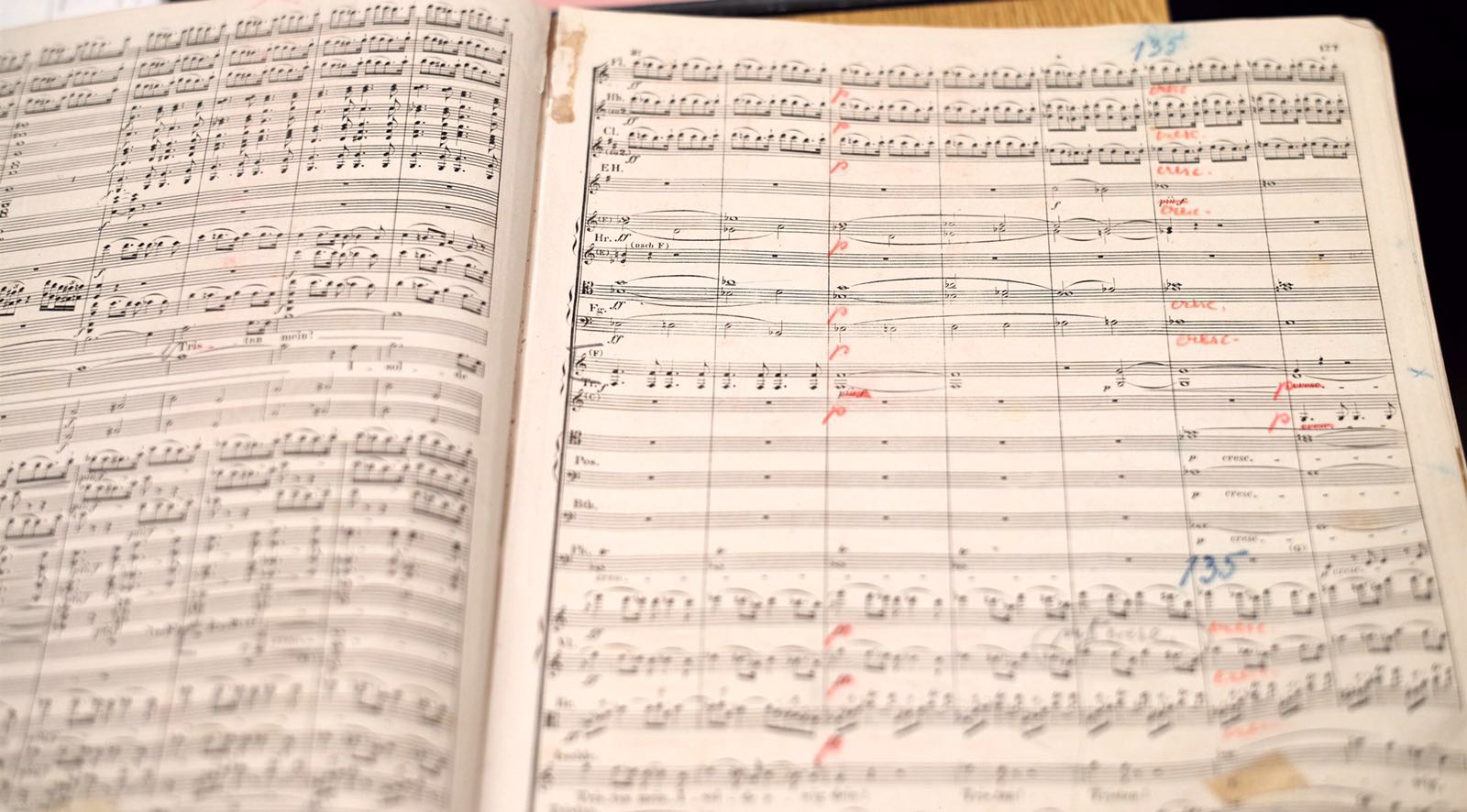 "The conducting score Maestro Rattle took out for several days to study, which is owned by the Vienna State Opera, was not only used by Mahler, but was in use afterwards for another 50 years by many other conductors as well." - DF