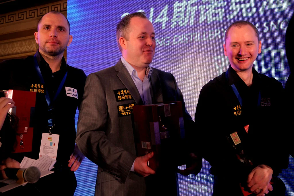      

 
    Experienced veterans of the China tournaments know to leave a little extra space in the suitcase for whatever gift the promoters come up with at the usually extravagant welcome ceremony. These have included everything from porcelain to p