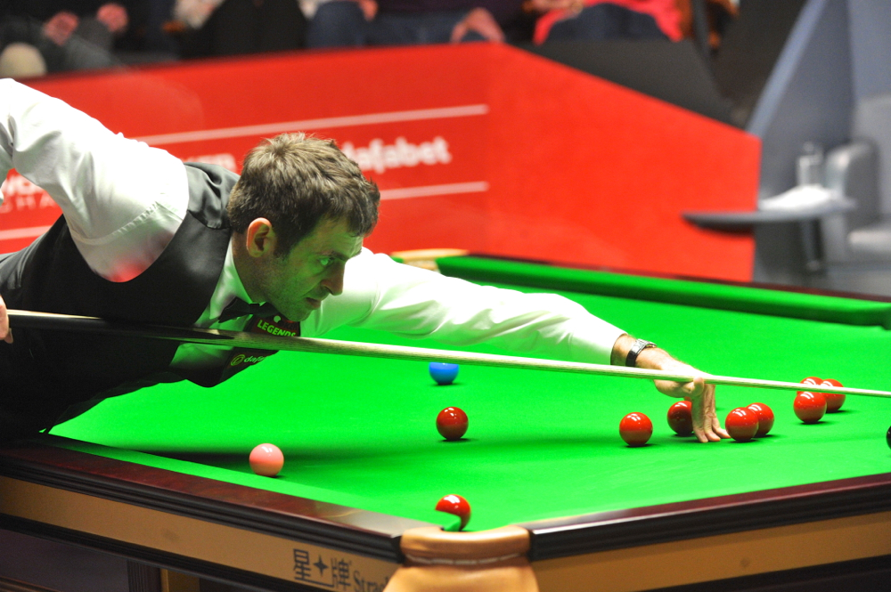 O'SULLIVAN AND SELBY AHEAD IN SEMI-FINALS