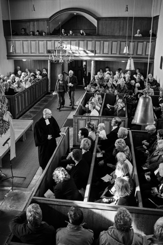 Frank Wessels ist ein junger Pastor in einem kleinen Dorf von 1200 Einwohnern in Ostfriesland.
