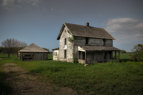 7c7de1f65c0bfaae-Abandonedhouse-Kansas-2-2.jpg