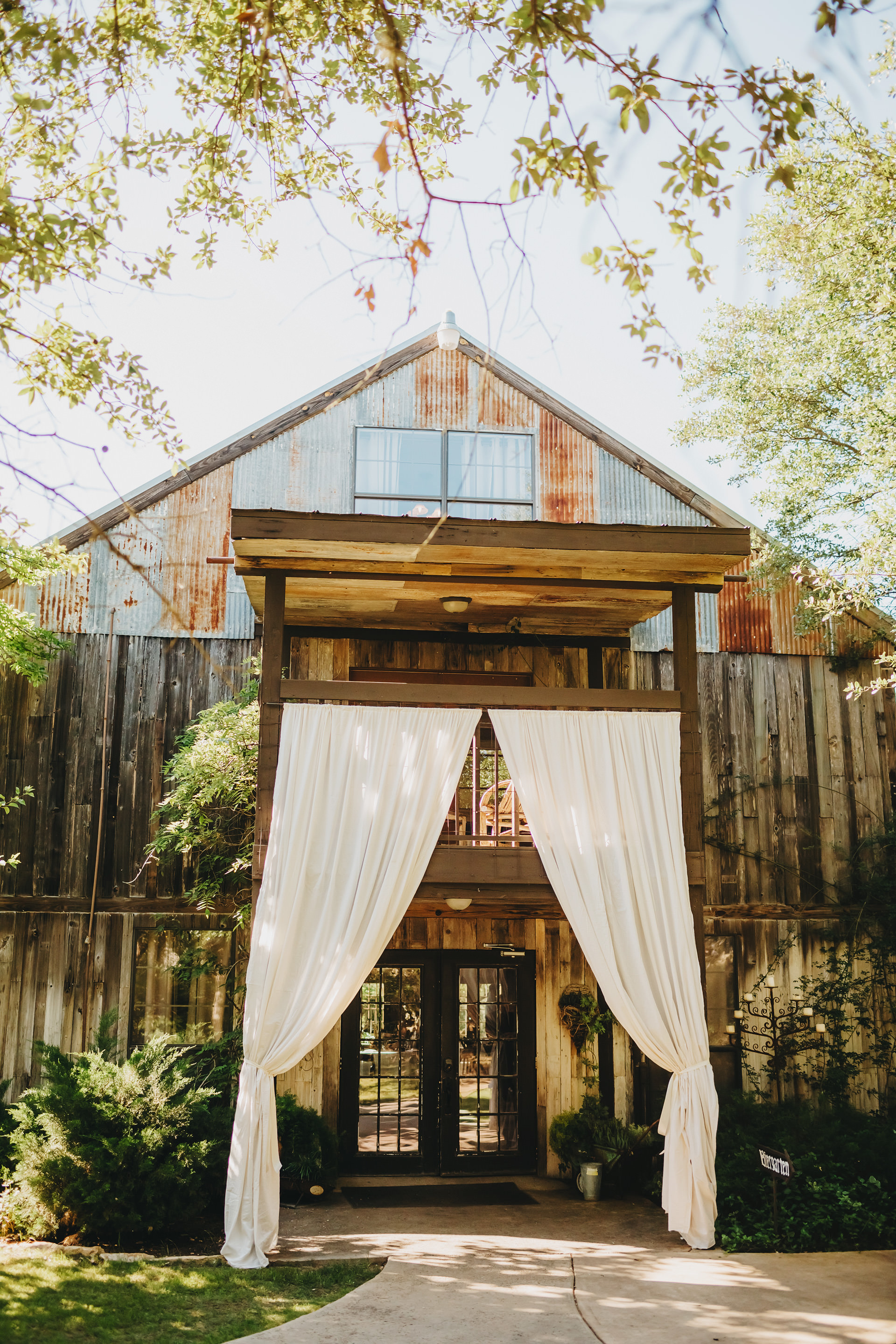  Petal Pushers is a premier wedding &amp; special event florist located just outside of Austin in Dripping Springs, Texas. Hill Country wedding venue, Vista West Ranch, wedding inspiration.  