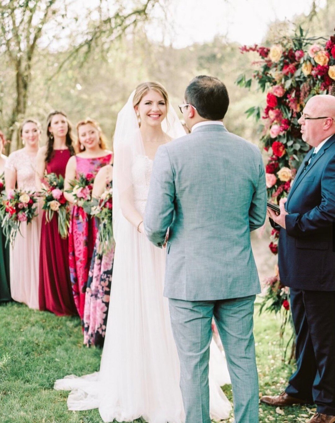 Nothing but smiles with that special one! 💕
.
.
.

#florist #bride #austinwedding #thepetalpushers #weddingwire 
#austinflorist #hillcountry #weddingflorals
#hillcountrywedding #hillcountryweddings
#weddinginspo #weddinginspiration
#floraldesigner #