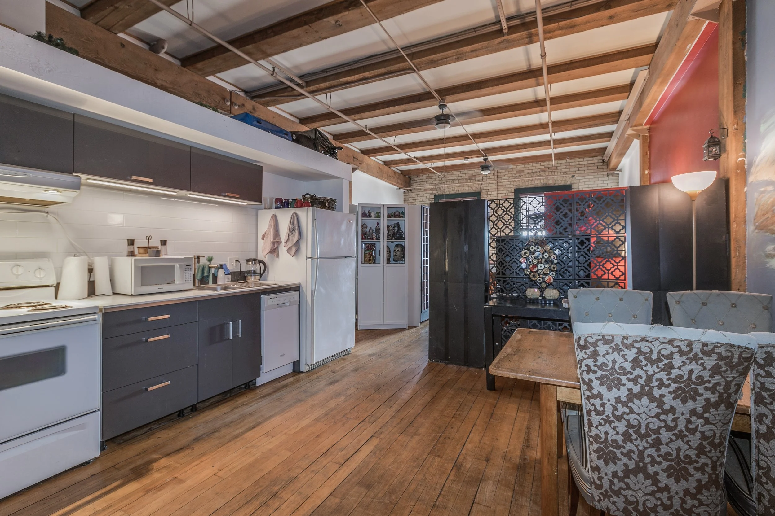 407-kitchen.jpg