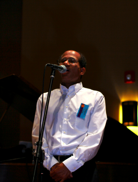Joaquim performing 