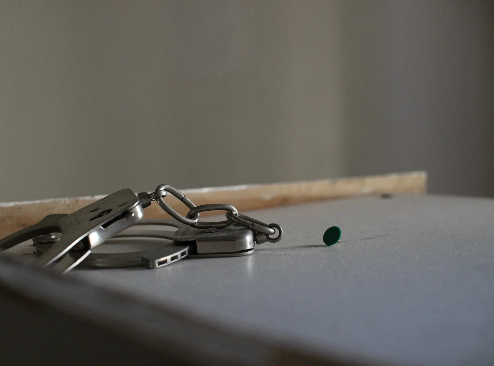 f19088023743a7c0-handcuffscropped.jpg