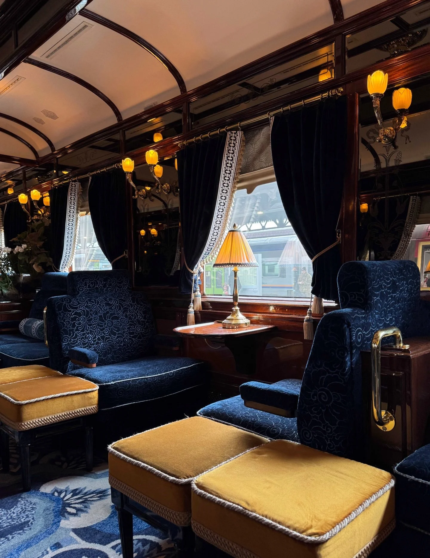 Reminiscing the @vsoetrain bar car today, such an incredible experience!