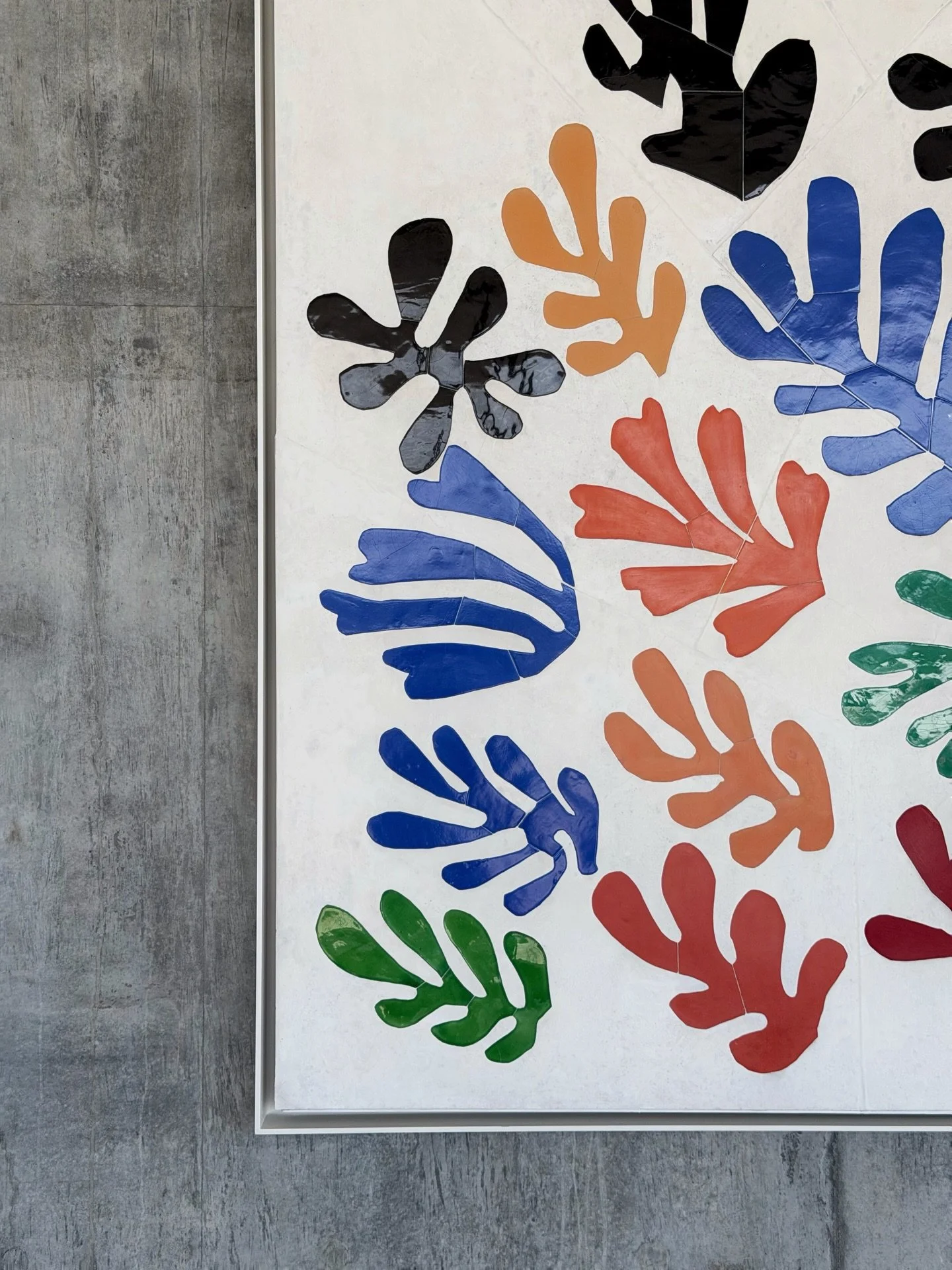 La Gerbe, one of Henri Matisse&rsquo;s final works and his only West Coast commission. This ceramic mural has incredible scale, swipe for the full perspective.