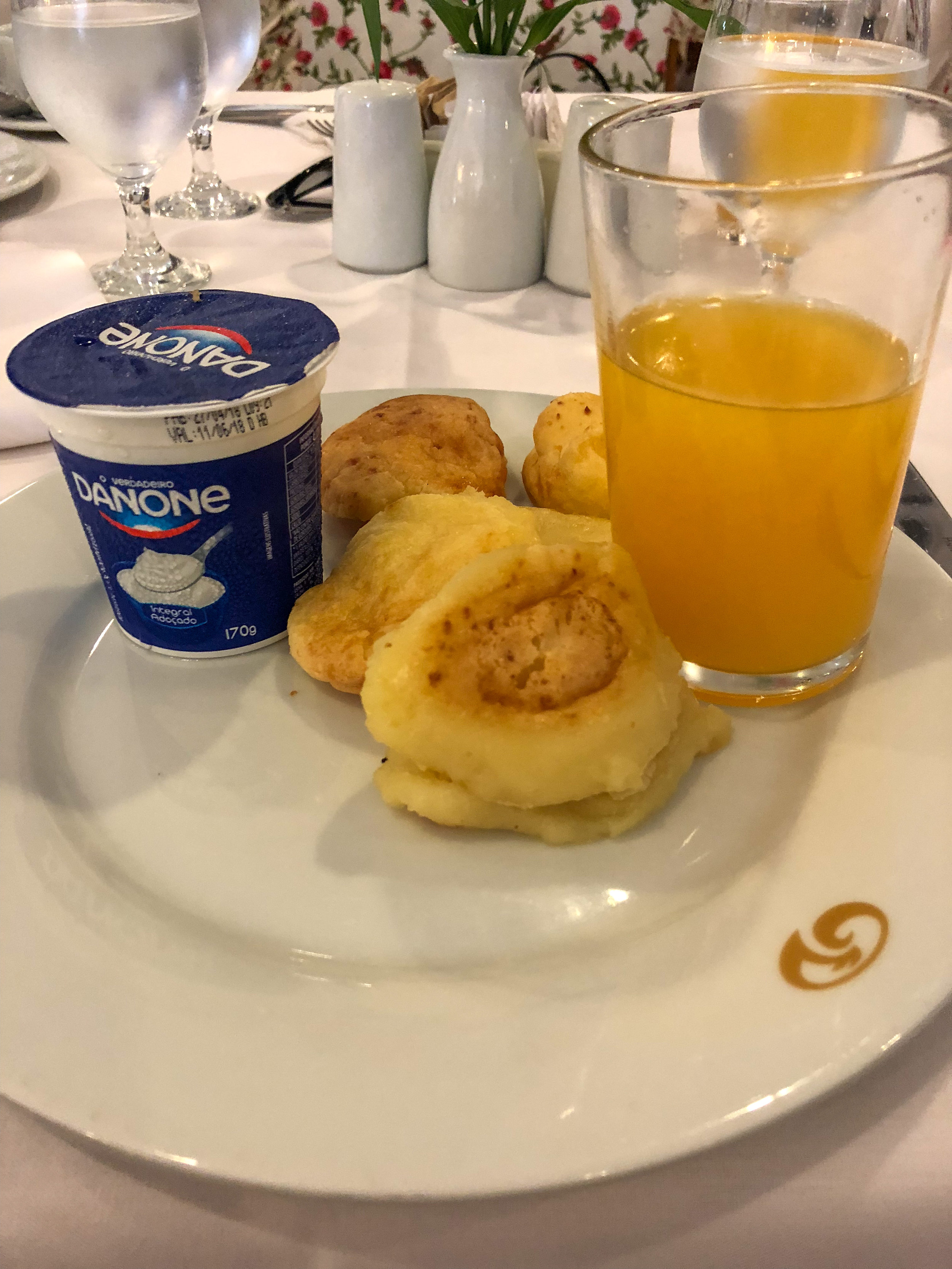  En un desayuno brasileño no puede faltar el pao de queijo 