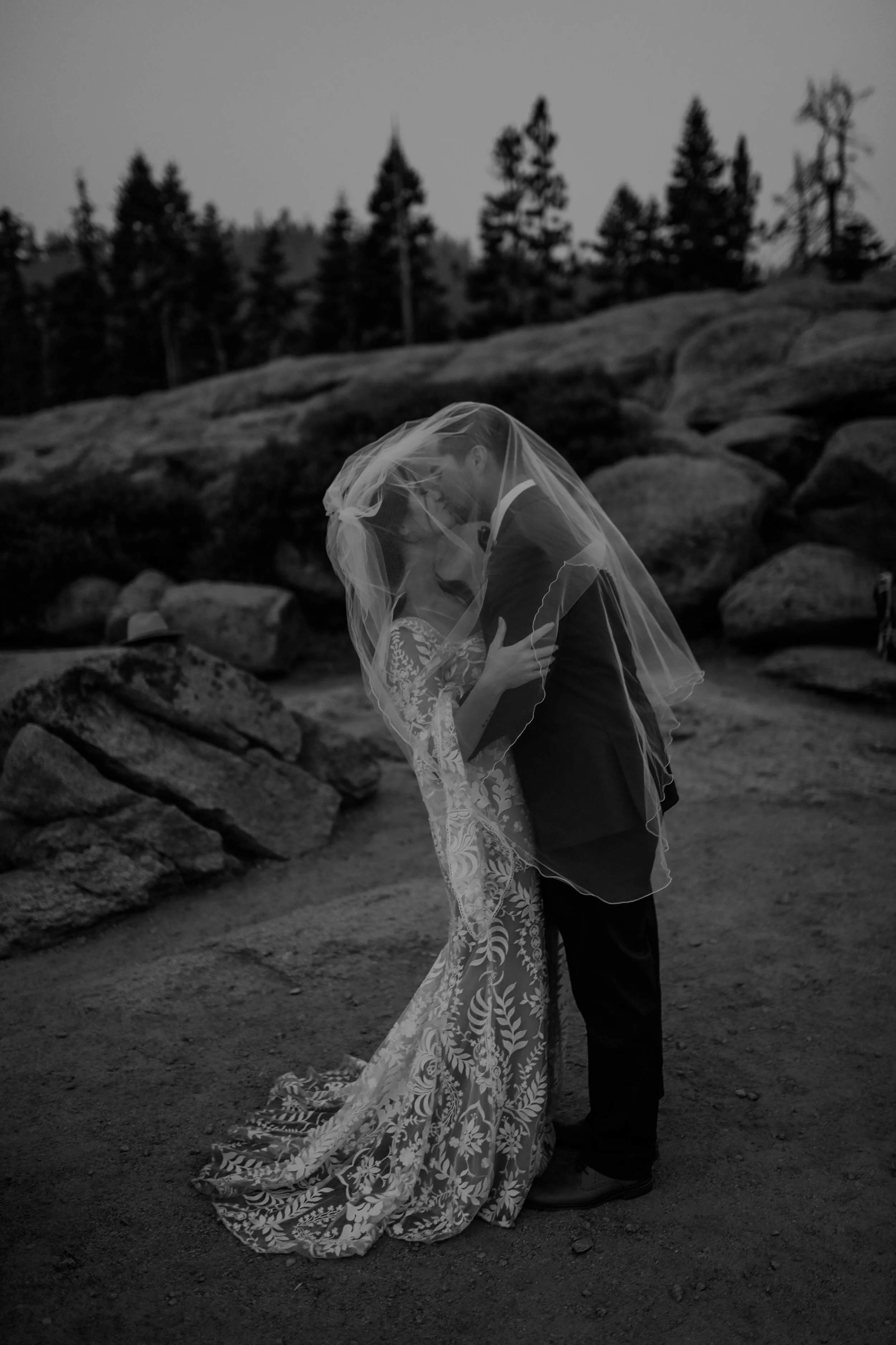 LDP_09_2020_NewblomElopement_SunriseAtGlacierPoint_036.JPG