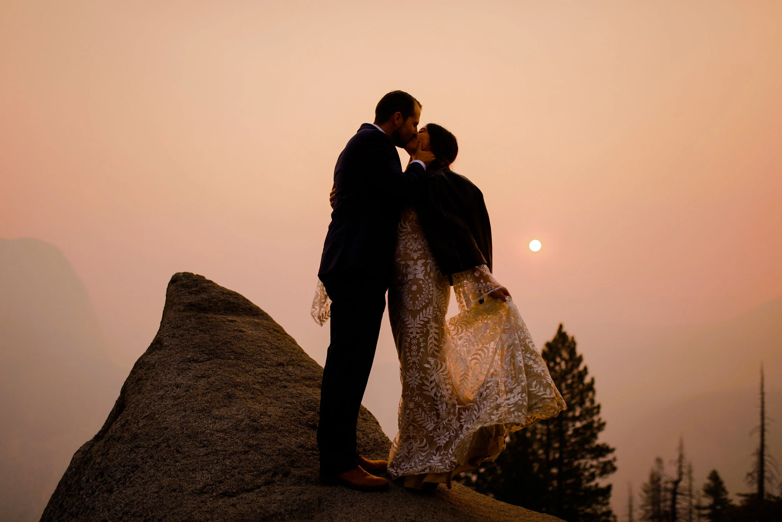 LDP_09_2020_NewblomElopement_SunriseAtGlacierPoint_185.JPG