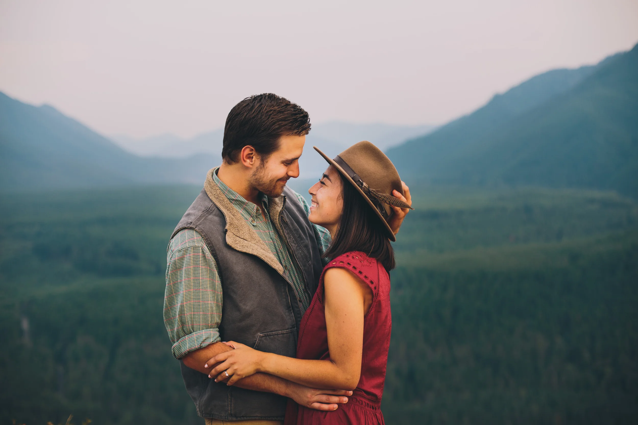 Casey & Dana // Rattlesnake Ledge Engagement
