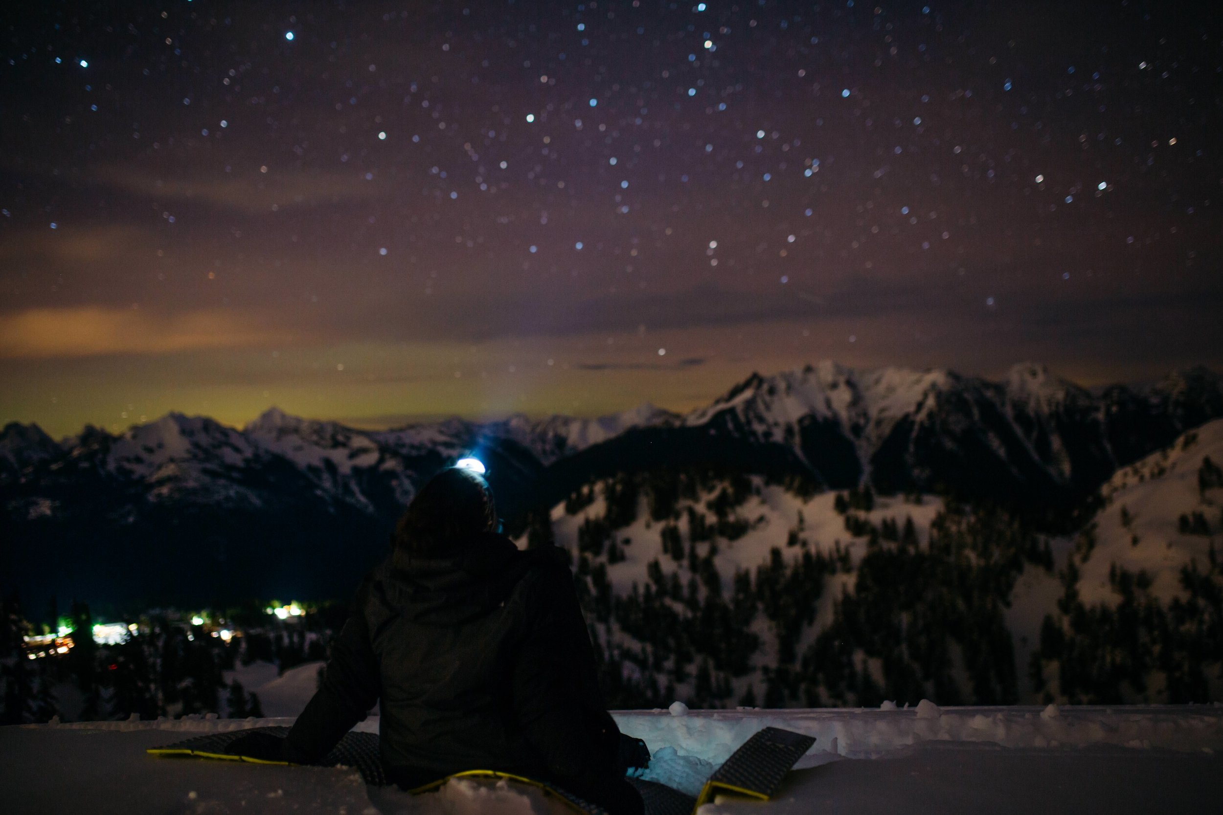 mount-baker-snow-camping-astrophotography-northern-lights.jpg