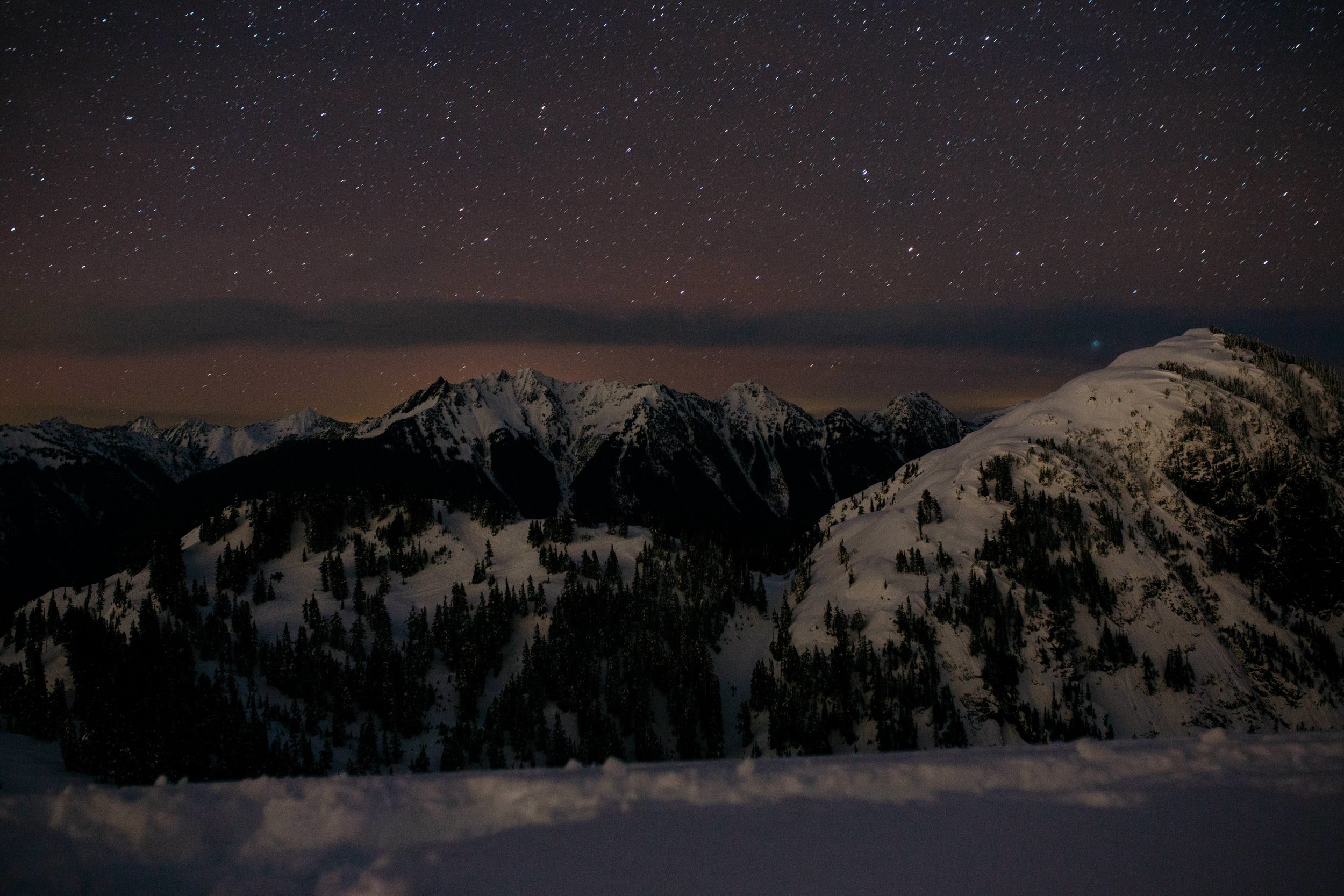 mount-baker-snow-camping-astrophotography-northern-lights.jpg