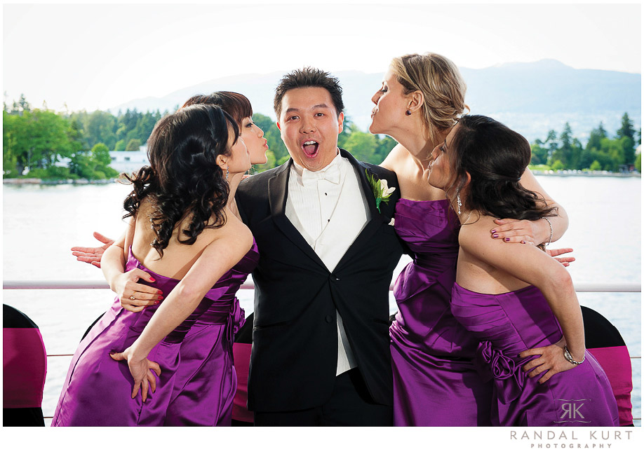 40-vancouver-wedding-yacht.jpg