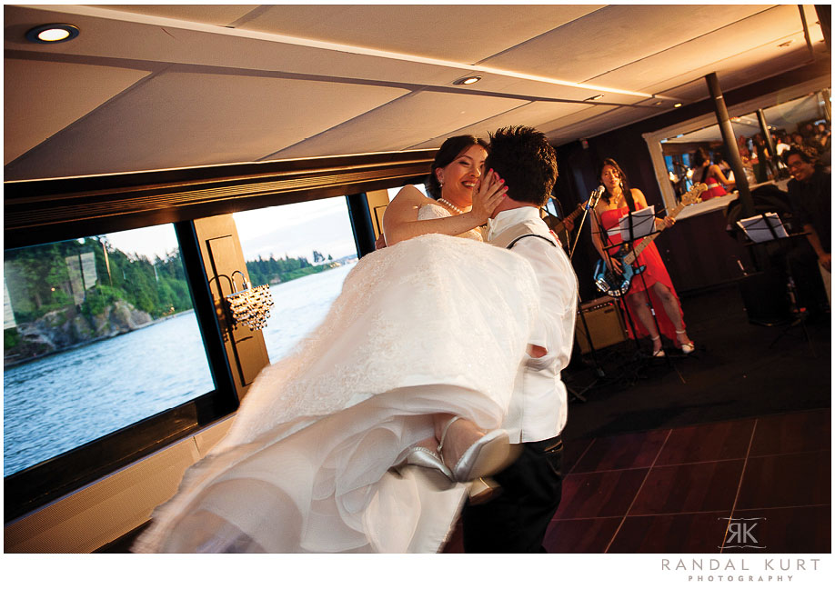47-vancouver-wedding-yacht.jpg