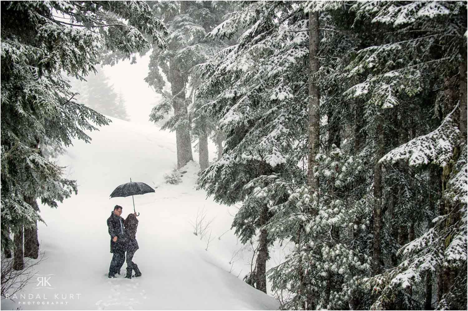 05-grouse-mountain-engagement-session.jpg
