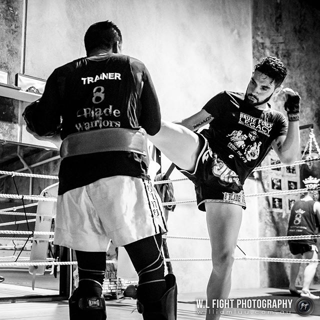 ⁠⠀
Train as you fight. Right kick by @atgmuaythai⠀⁠⠀
.⠀⁠⠀
.⠀⁠⠀
#thaiboxing #kick #muaythai #fighter #8bladewarriors #training #combatsports #martialarts #trainasyoufight