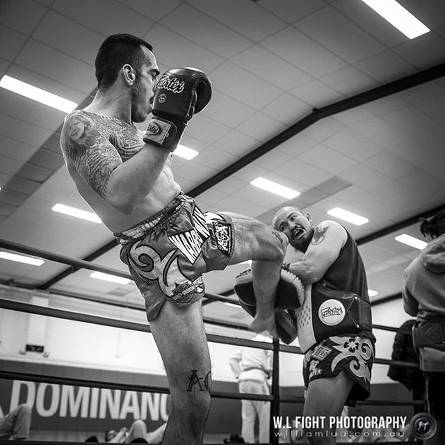 Train as you fight. Switch kick by @traveller1312rm ⠀⠀
.⠀⠀
.⠀⠀
#thaiboxing #muaythai #rebellion #switch #kick #training #combatsports #martialarts #trainasyoufight