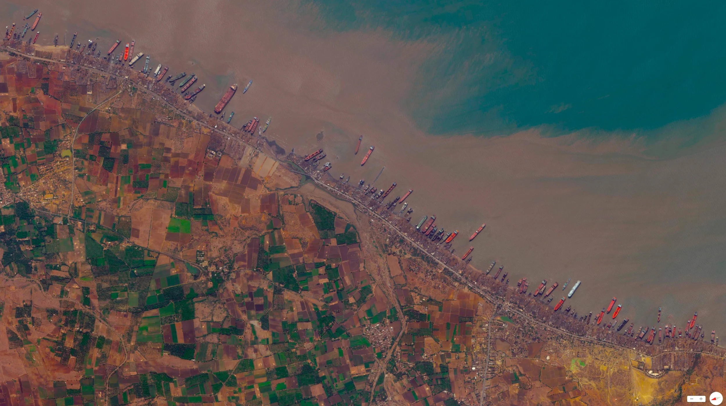 4/9/2014 Alang Ship-breaking yards Alang, Gujarat, India 21.412082°N 72.202749°E