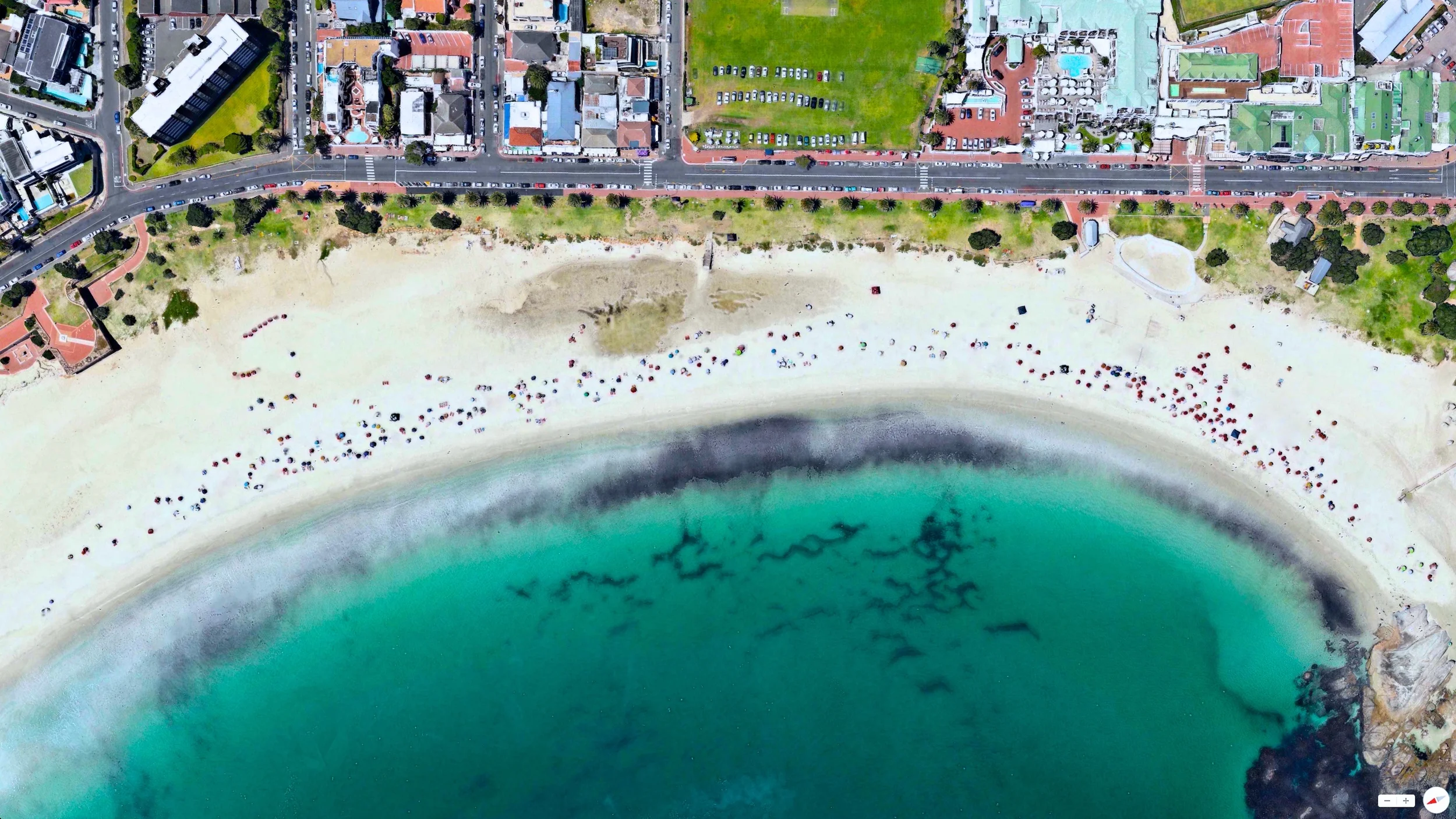 5/2/2014 Camps Bay Beach Camps Bay, Cape Town, South Africa 33°57′00″S 18°23′00″E