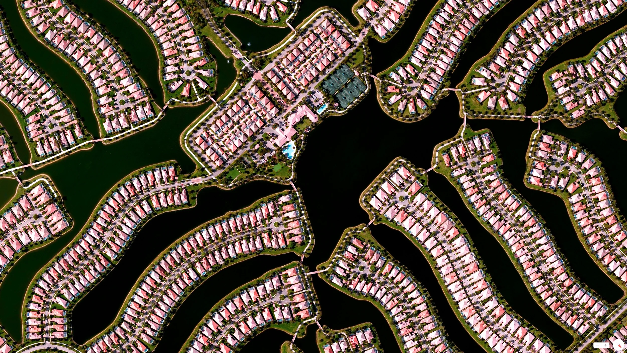 6/16/2014 Residential development Naples, Florida, USA 26.250632, -81.711302
