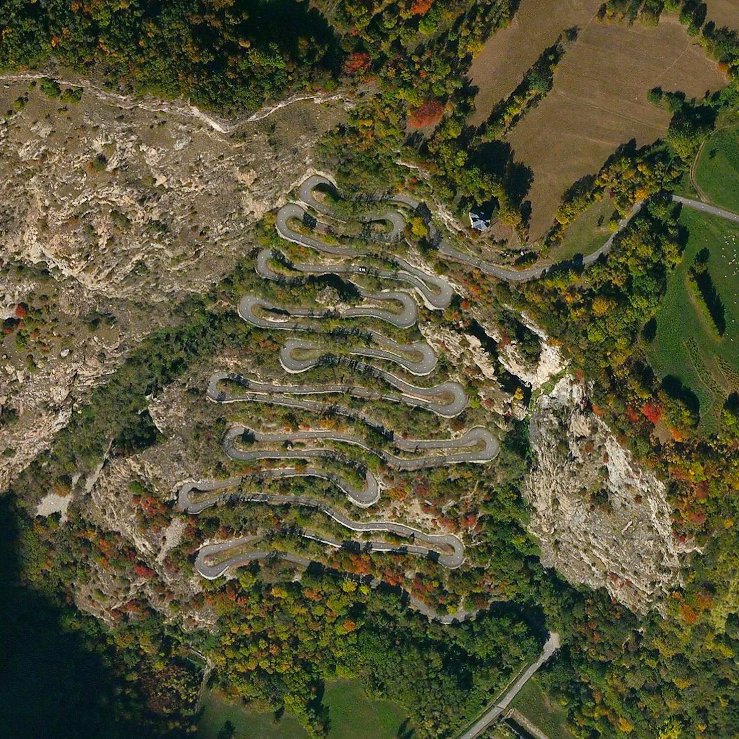 7/23/2015 Lacets de Montvernier Montvernier, France 45.317959295°, 6.338567070° Stage 18 of the Tour De France concluded today with the eighteen sweeping, hair-pin turns of the Lacets de Montvernier in Montvernier, France. The spectacular climb is 3.4 kilometers long and contains a switchback turn every 150 meters. Romain Bardet, competing in his home country, won the stage in just under five hours and four minutes while Chris Froome retains a lead of 3:10 with only three stages remaining before the finish in Paris.