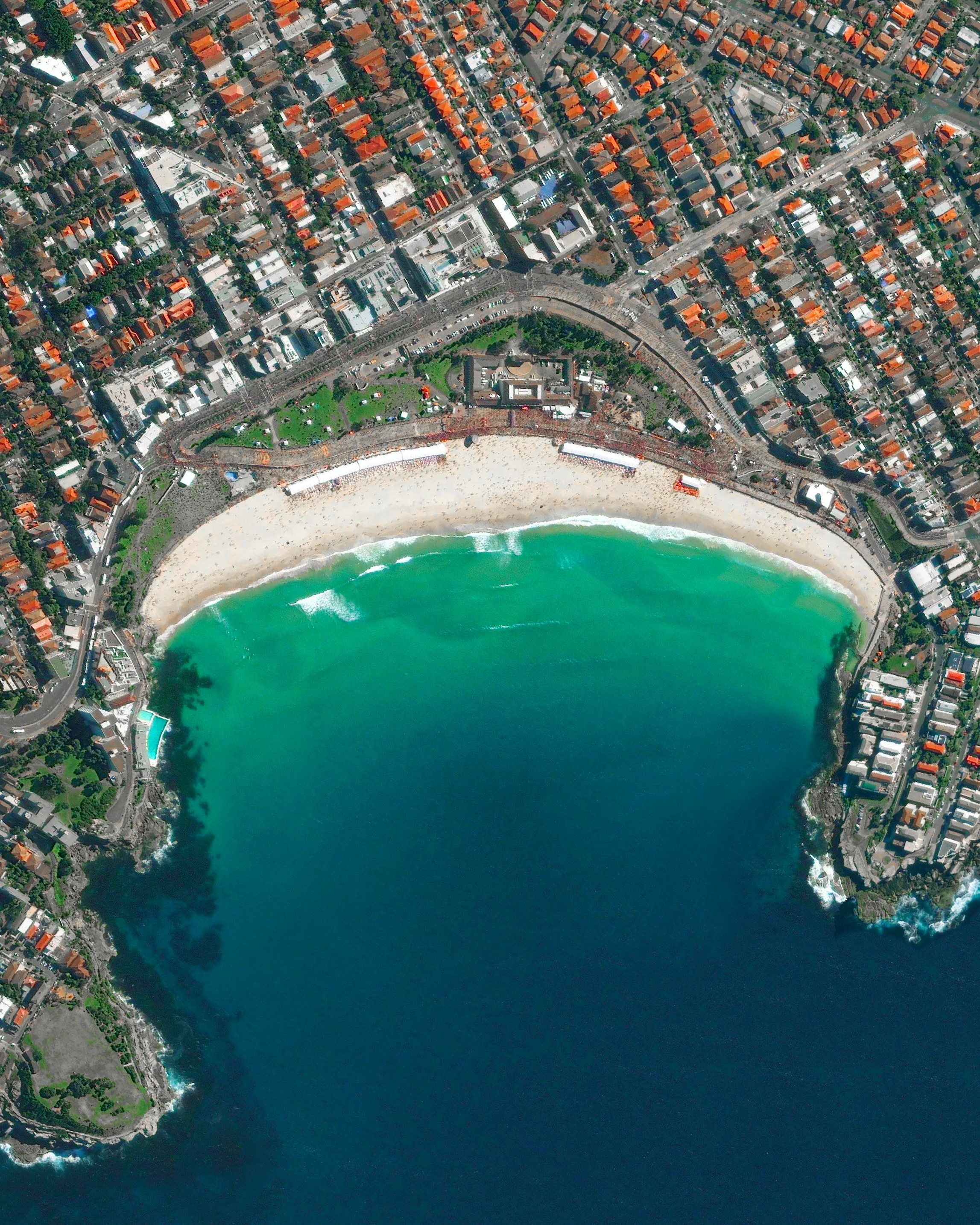 12/3/2015 Bondi Beach Sydney, Australia 33°53′28″S 151°16′40″E Bondi Beach and its surrounding suburb are located in Sydney, Australia. One of the city’s most stunning and popular destinations, the beach gets its name from the Aboriginal word “Bondi” that means waves breaking over rocks.