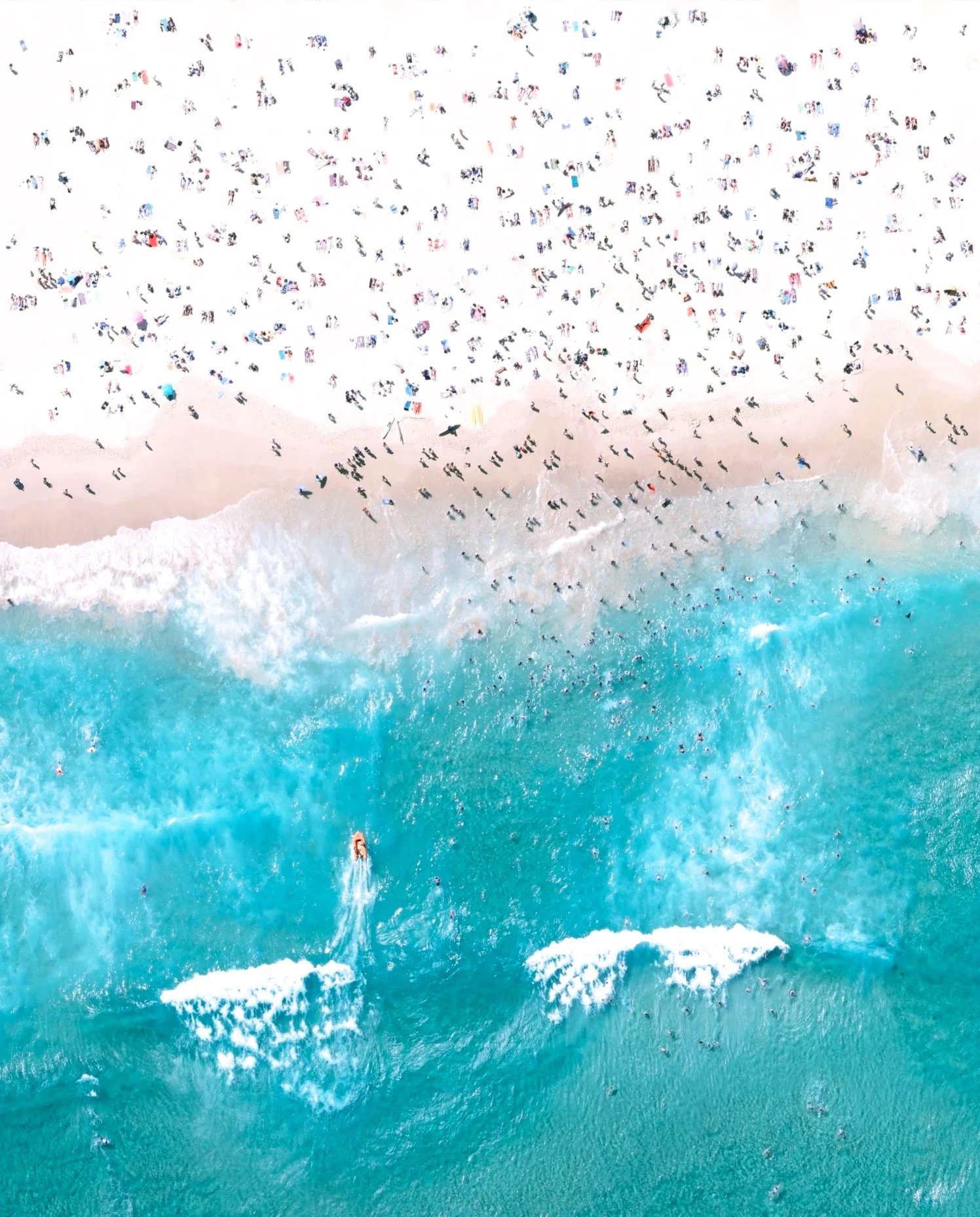 2/5/2016 Bondi Beach Sydney, New South Wales 33°53′28″S 151°16′40″E It’s a chilly afternoon up here in New York but it’s already the weekend down at Bondi Beach in Sydney, Australia! One of the city’s most popular destinations, the beach gets its name from the Aboriginal word “Bondi” that means waves breaking over rocks. Tag someone you’ll be seeing this weekend and have a great one, no matter where you are! Source imagery: Sinclair Knight Merz