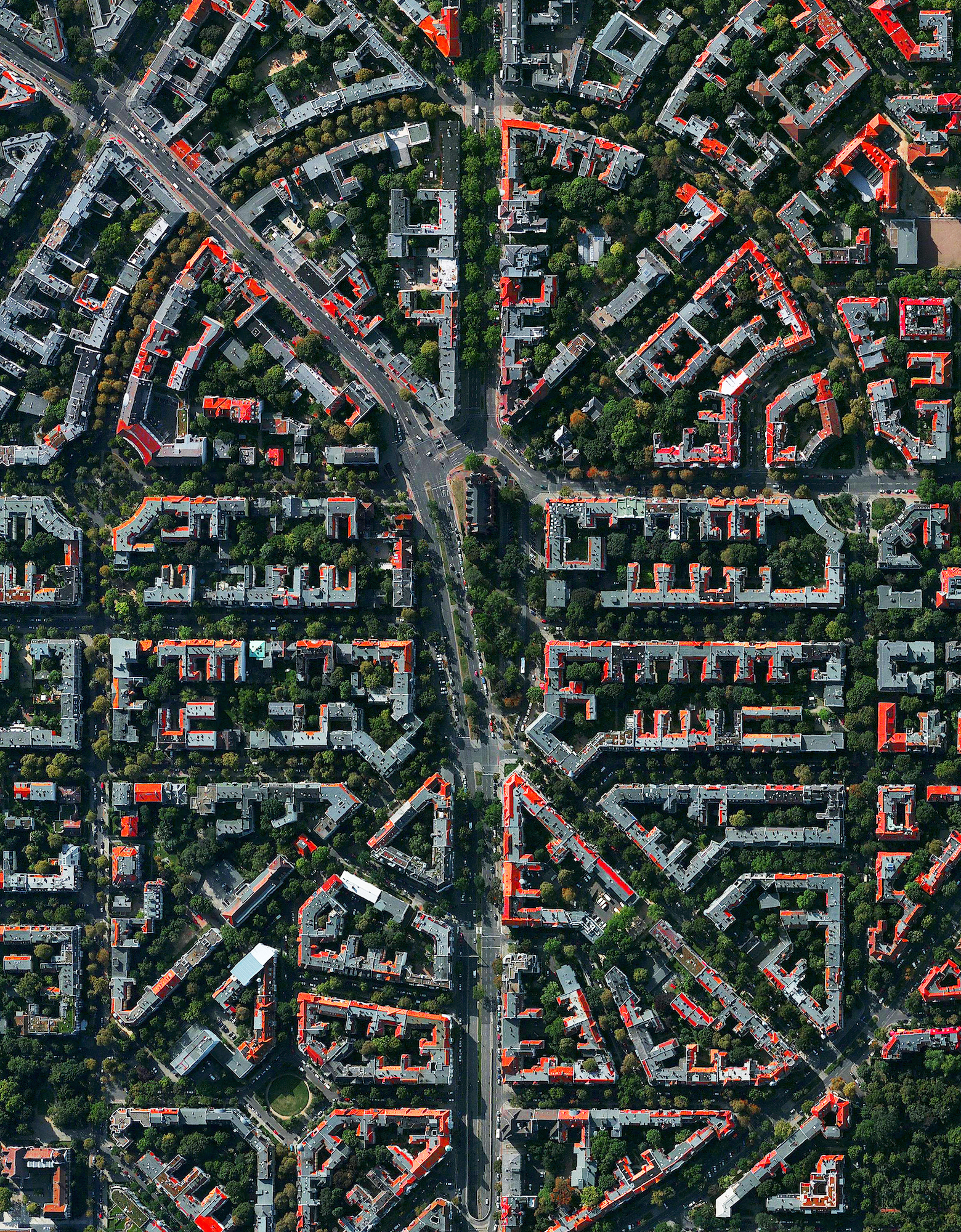 2/18/2016 Friedenau Berlin, Germany 52°29′00″N 13°22′00″E Friedenau is a neighborhood in the southwestern suburbs of Berlin, Germany. The streets and squares of Friedenau are laid out in a geometric urban design known as a Carstenn Figure. This type of plan is characterized by a circular road that is divided by central avenue.