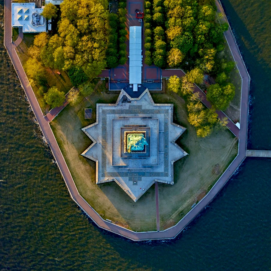 6/4/2016 Statue of Liberty New York City, USA 40°41′21″N 74°2′40″W Happy Fourth of July! The incredible shot shows the Statue of Liberty in New York City. The colossal copper structure depicts a robed female figure — Libertas, the Roman goddess of liberty — who bears a torch and a tablet upon which is inscribed the date of the American Declaration of Independence — July 4, 1776. The statue is an American icon of freedom and a welcoming sight to immigrants arriving from abroad. We hope everyone in the US has had a fantastic holiday weekend! Photograph by Jeffrey Milstein