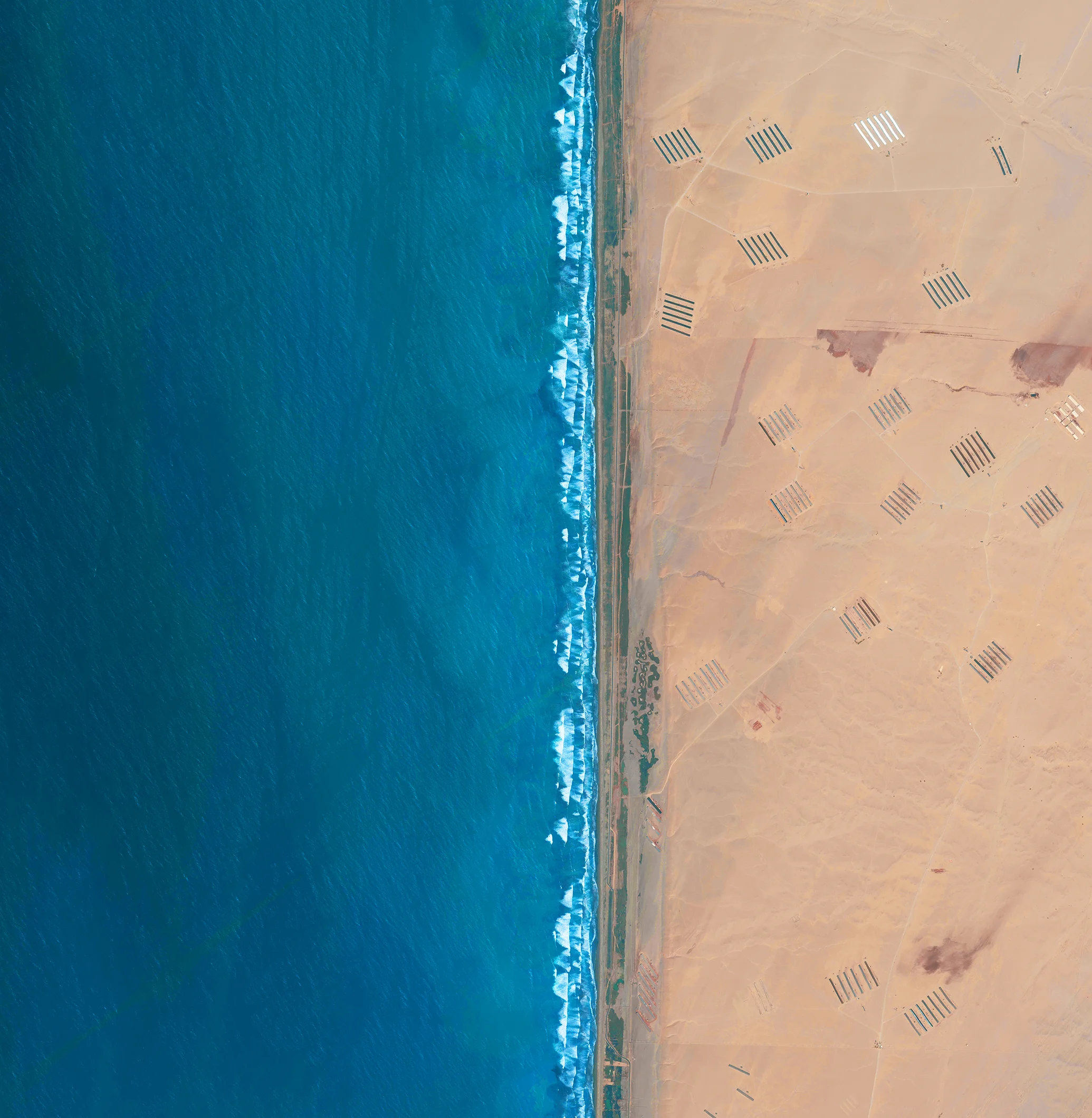 4/8/2017 Chicama Chicama, Peru -8.005710, -79.188262 Waves roll in to Chicama, Peru. The area is well-known for having one of the longest surfs in the world, especially at “The Point”, a spot where you can allegedly surf a single wave for up to over 2 km if conditions are right. Source imagery: DigitalGlobe