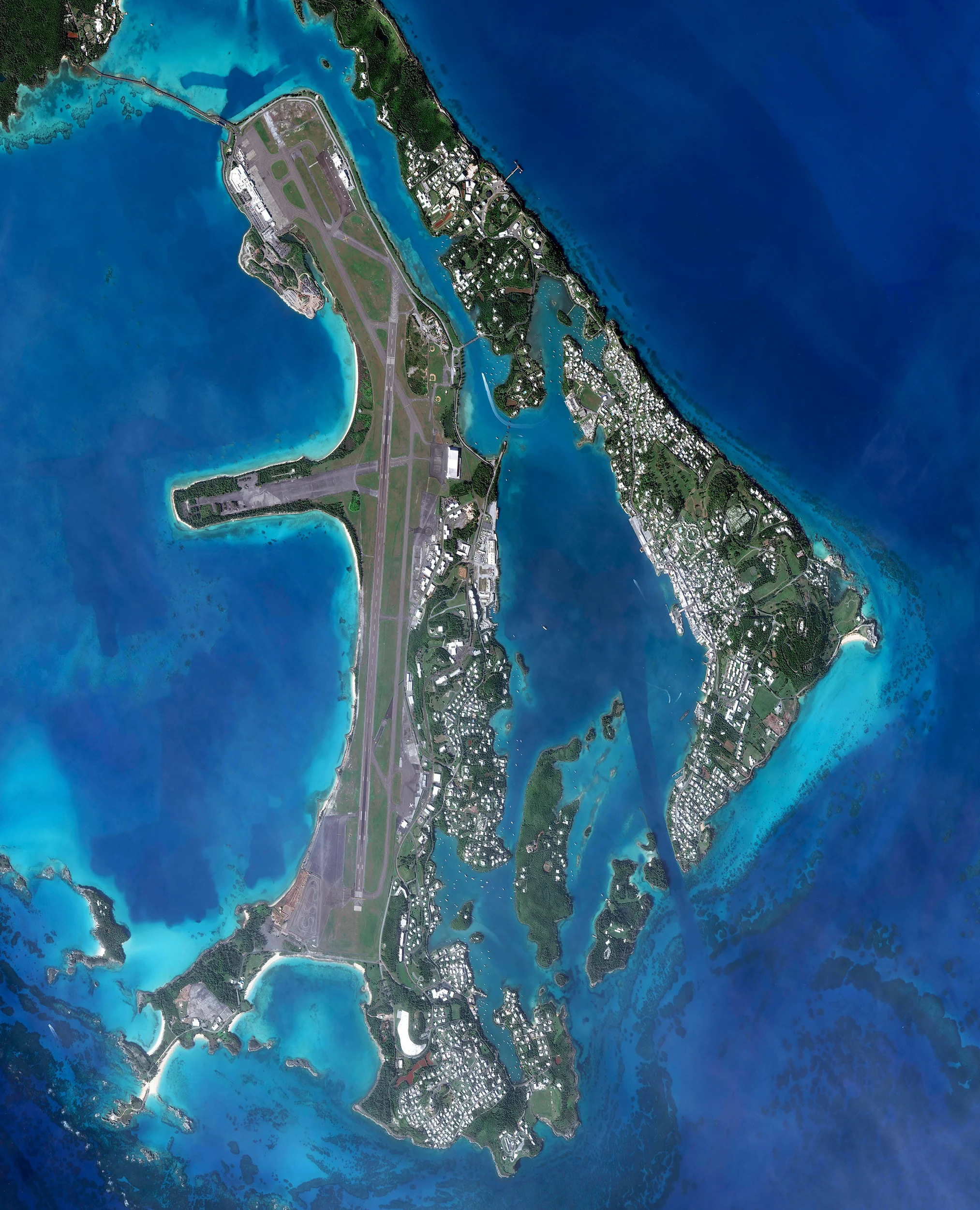 5/1/2017 L.F. Wade International Airport Bermuda 32.368277, -64.685628 L.F. Wade International Airport is the only airport in the British overseas territory of Bermuda. Due to the island's substantial distance from the nearest land mass, the airport only handles jets and long-range turboprops. The facility accommodates roughly one million passengers every year. Source imagery: DigitalGlobe