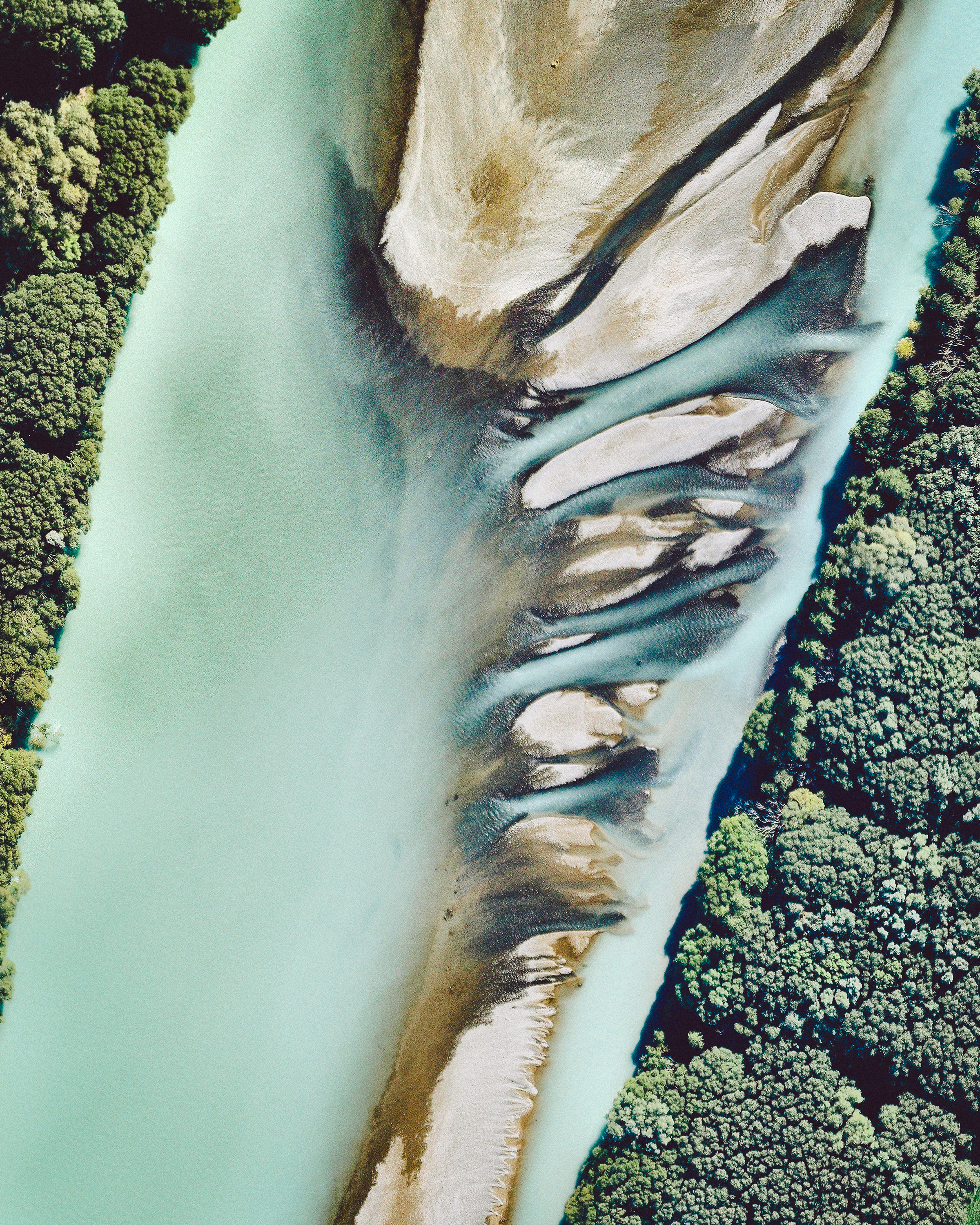 The Waimakariri River flows for 94 miles (151 km) across the South Island of New Zealand, beginning in the Southern Alps and emptying into the Pacific Ocean. In the mid-19th century, it was briefly named the Courtenay River before reverting back to its traditional Maori name, which means “river of cold rushing water.” 43°25'02.5"S, 172°38'24.0"E Source imagery: DigitalGlobe
