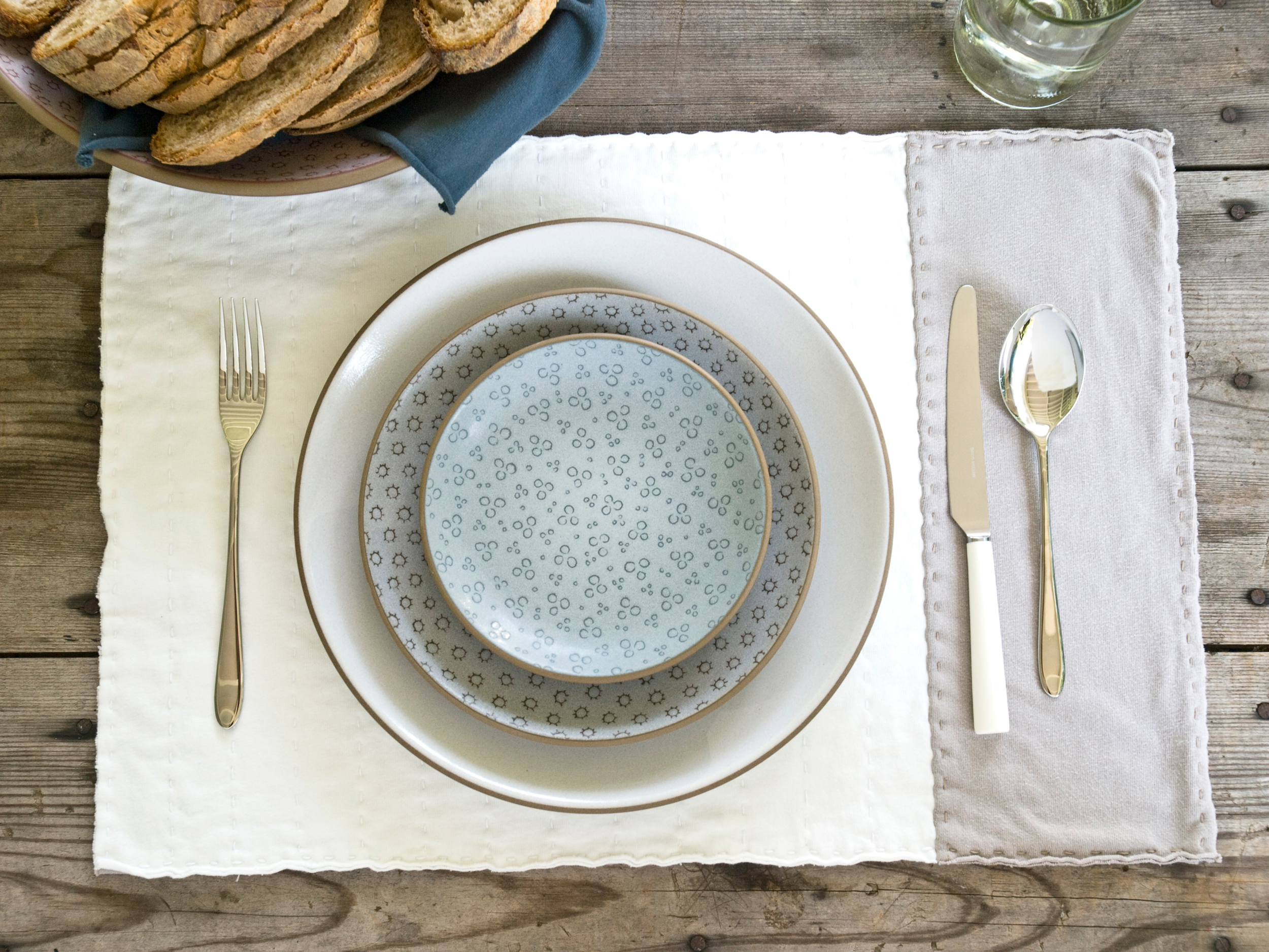 016_ac_heath_whitedinner_bluestarsalad_bluebubblebb_creamplacemat.jpg