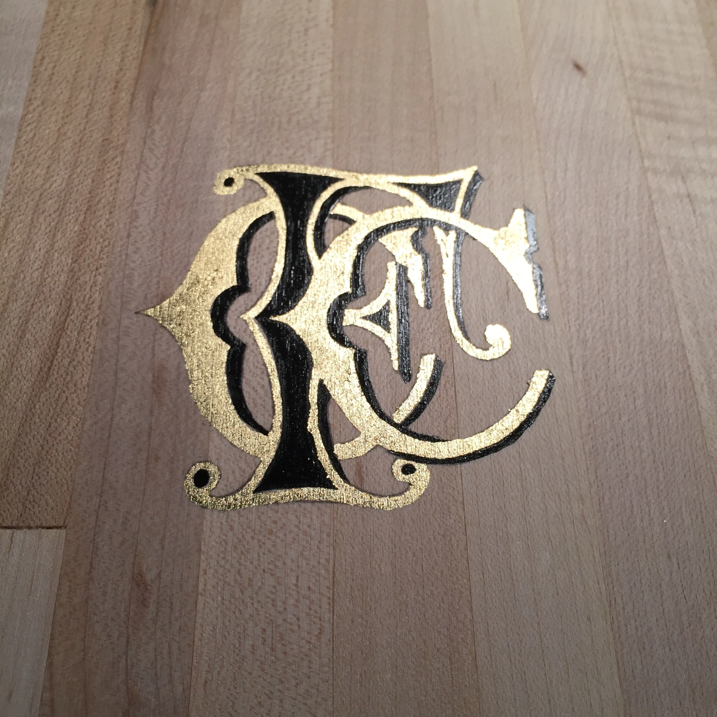 gold leaf club logo