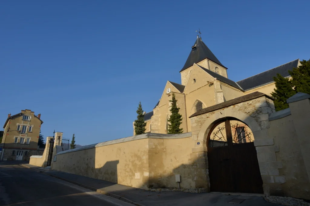 Le Mesnil sur Oger et son église
