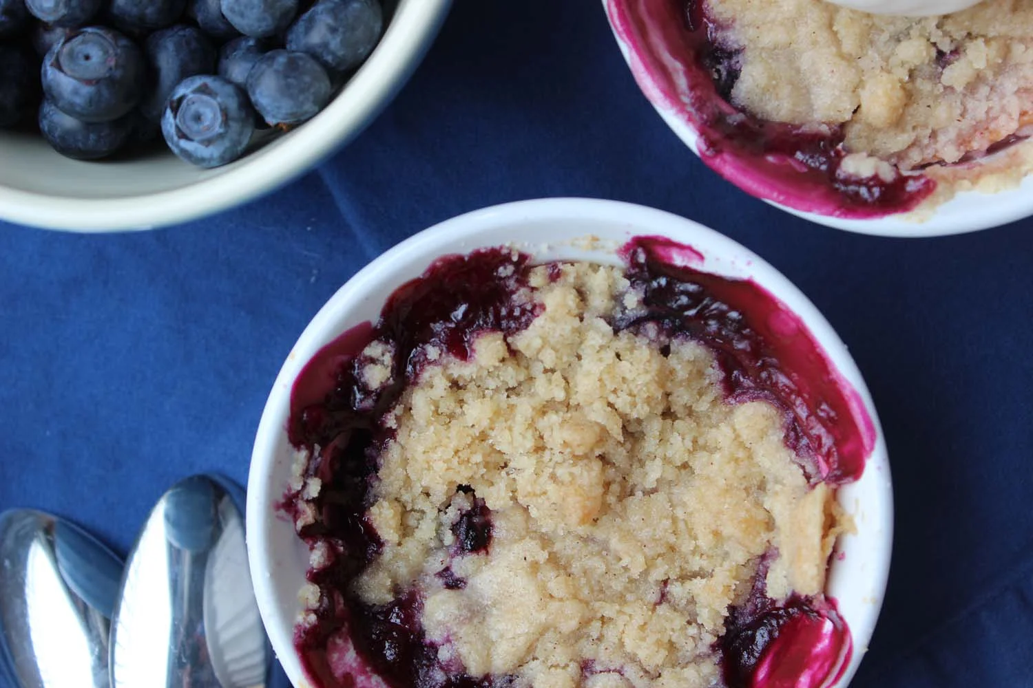 Peach & Blueberry Crumble | Image: Laura Messersmith