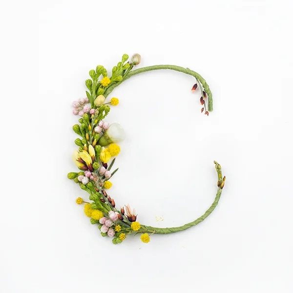 Alice Mourou has made an entire font from flowers and they are absolutely amazing! Head over to her website to see the whole set! 