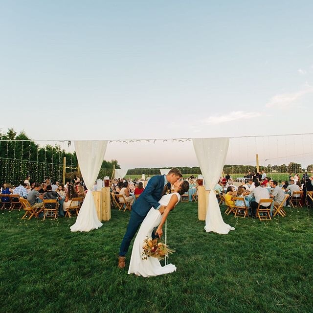 This creative, unique, beautiful backyard wedding is on my blog today. Link in my profile.